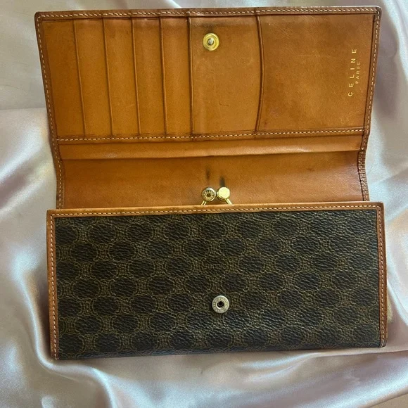 Céline Wallet - Picture 6 of 9